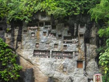 Toraja Graves